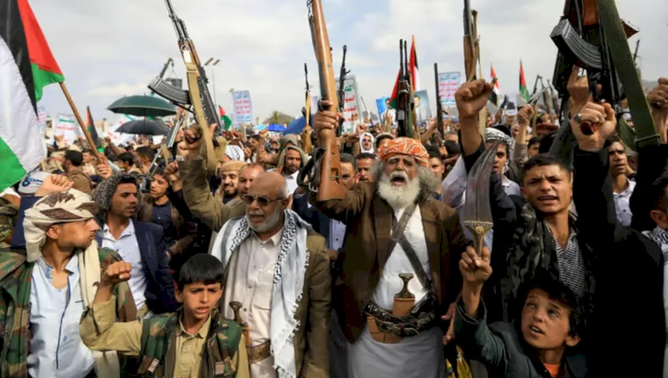 Yedioth Ahronoth : Les Houthis se préparent à mener une attaque à grande échelle imitant celle du 7 octobre