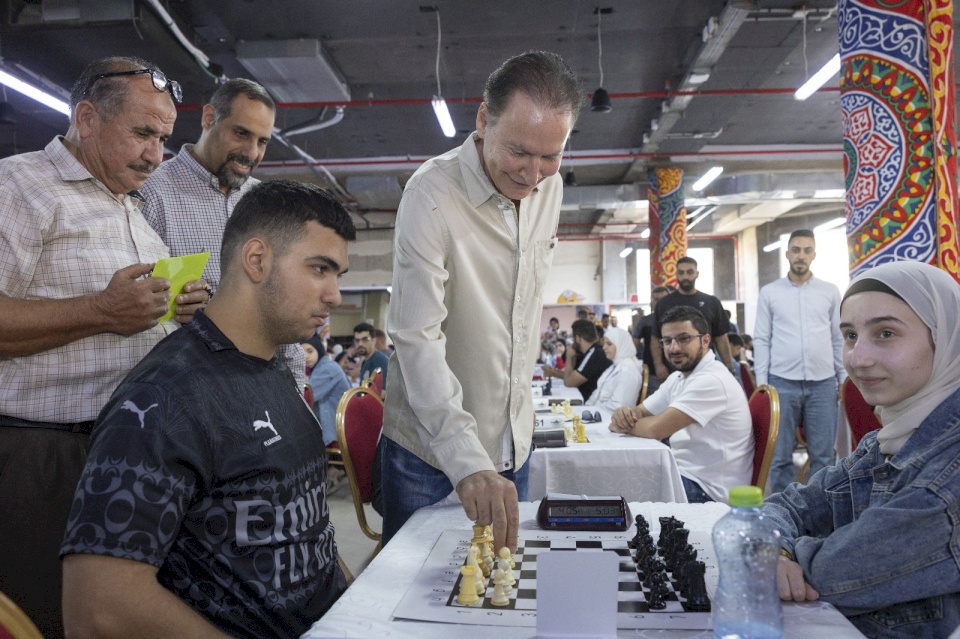 Bachar Masri lance le plus grand championnat d'échecs en Palestine depuis des années et le champion Mohammed Al-Demaj remporte le titre et se qualifie pour le championnat du monde au Qatar
