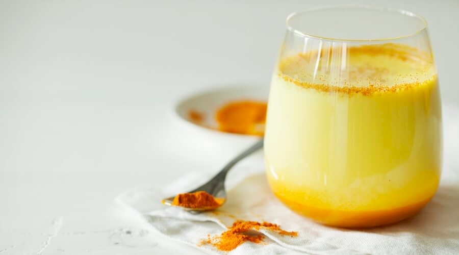 The Reasons Why You Should Drink a Cup of Turmeric Milk Before Bed