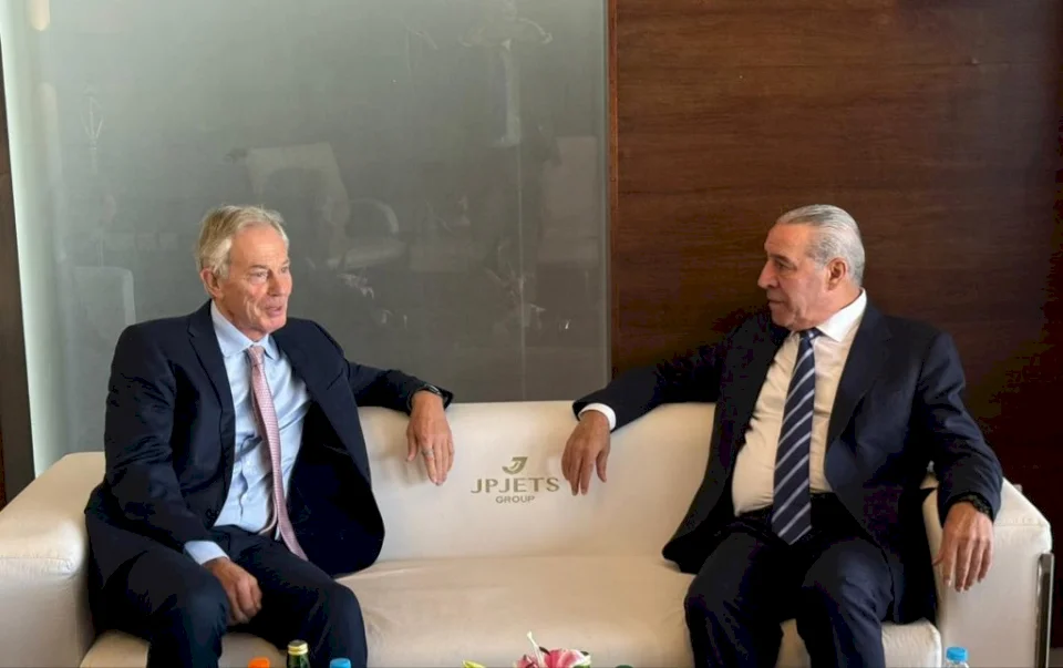 Sheikh Discusses with Blair the Day After the War in Gaza