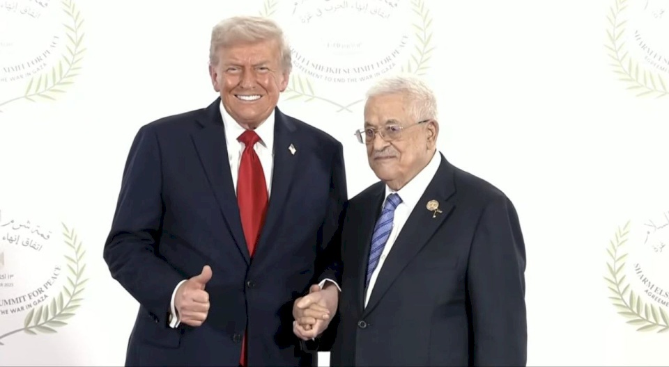 محدث: صافح الرئيس ووصفه بـ "صوت فلسطين".. ترمب بعد التوقيع على اتفاق غزة: هذه الصفقة هي الأعظم على الإطلاق