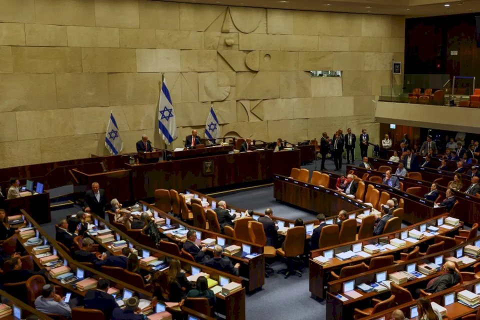 Israeli Poll: Netanyahu's Coalition Declines Against Opposition in Case of Early Elections
