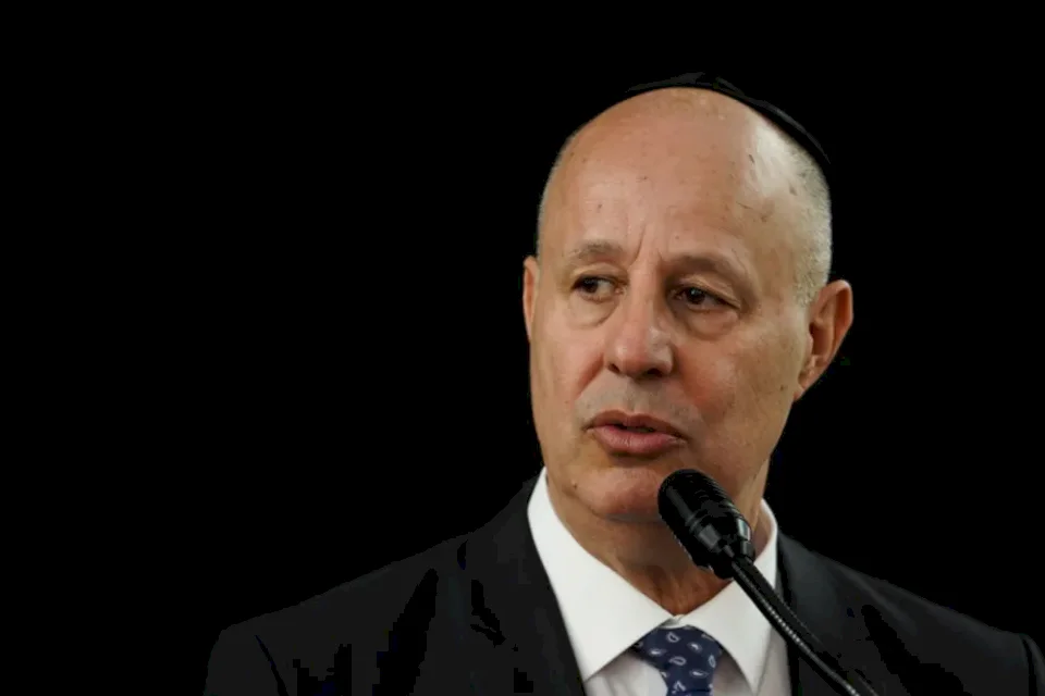 Netanyahu Dismisses Henigbi and Appoints a Replacement