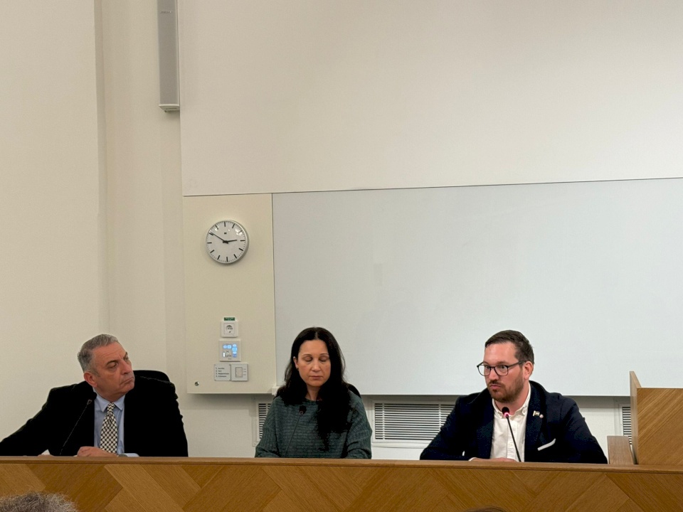 Swedish Left Party Organizes Seminar in Parliament on Palestinian Prisoners