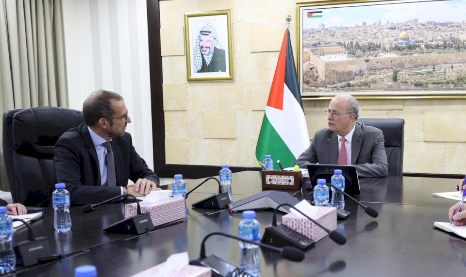 Mustafa Discusses Latest Developments with Chairman of Defense Committee in German Parliament