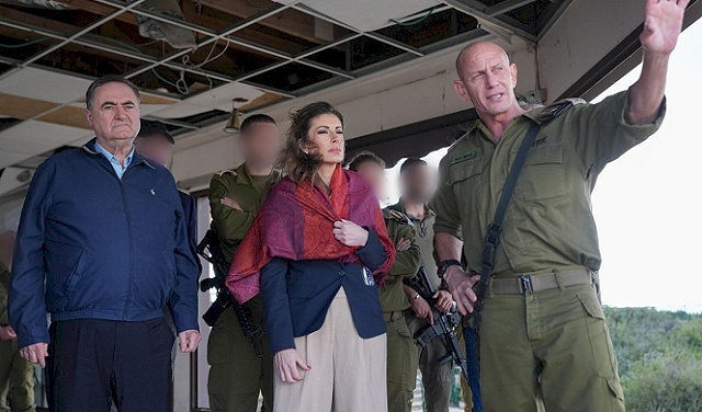 Israeli Security Minister Tours the Border with Lebanon Accompanied by U.S. Envoy