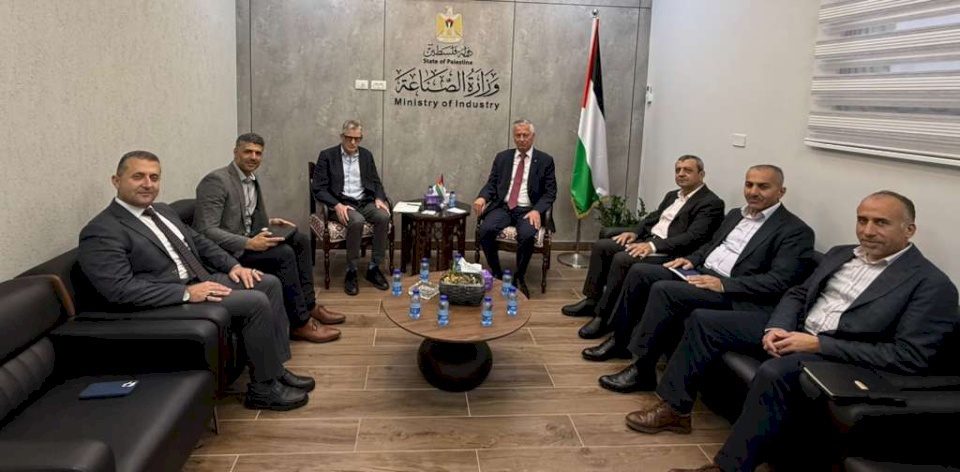 Asfour Discusses Strengthening Sustainable Job Opportunities with the World Bank
