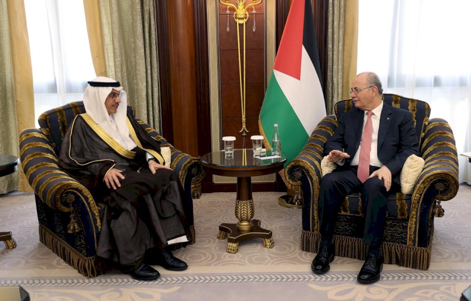 Mustafa Discusses with the President of the Islamic Development Bank Group Ways to Support Economic Development and Recovery Projects in Palestine