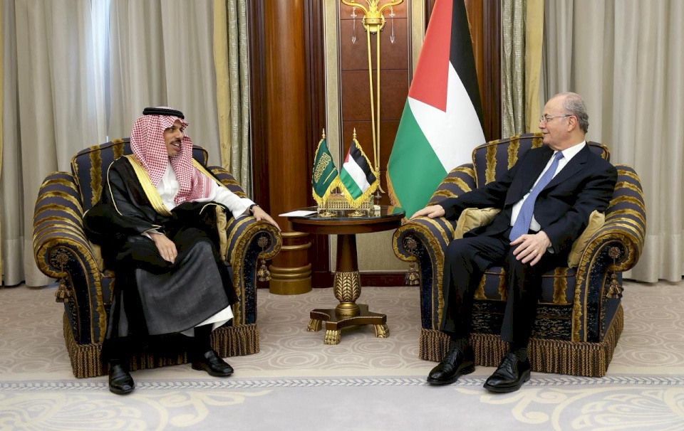 Mustafa Discusses Latest Developments with Saudi Foreign Minister
