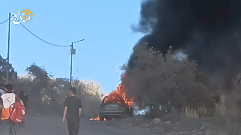 L'occupation et ses colons attaquent Kafr Qaddum à l'est de Qalqilya et mettent le feu à deux véhicules