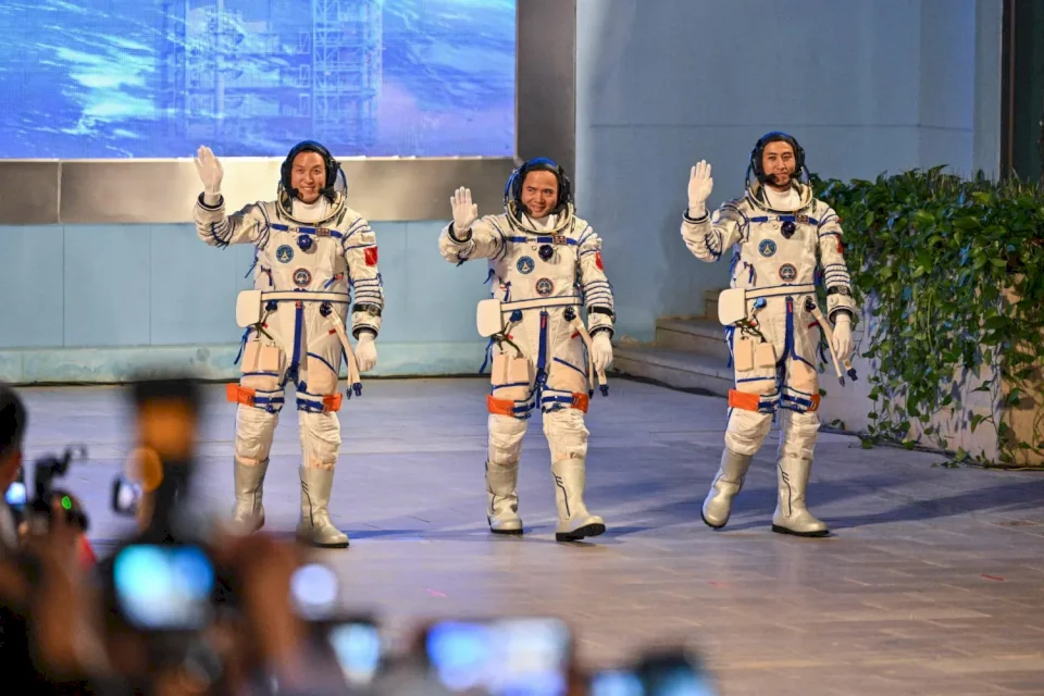 La Chine envoie son plus jeune astronaute de son histoire et des souris vers la station Tiangong