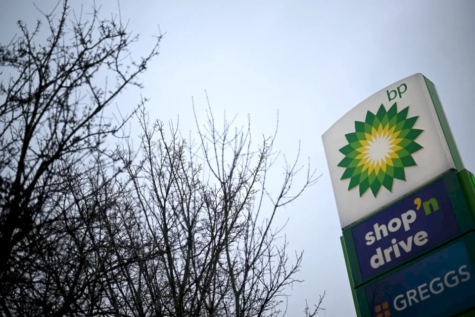 British BP Reports Quarterly Profits Exceeding Expectations Despite Weak Oil Prices