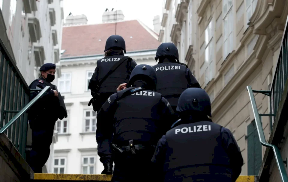 Austria: Intelligence Uncovers Weapons Cache Linked to 'Hamas' in Vienna