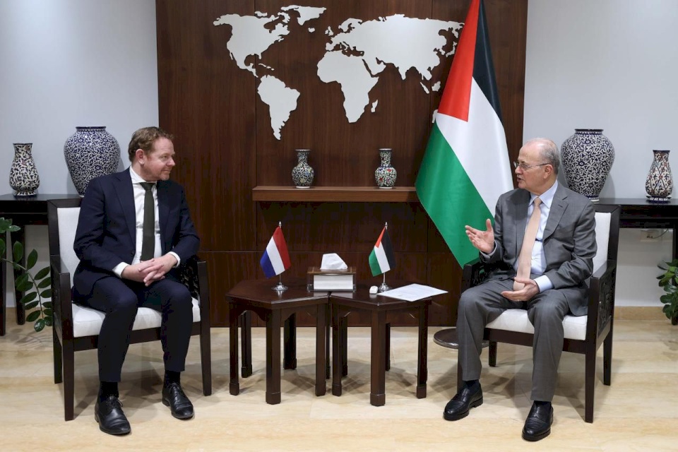 Mustafa Discusses Latest Palestinian Developments with Dutch Foreign Minister