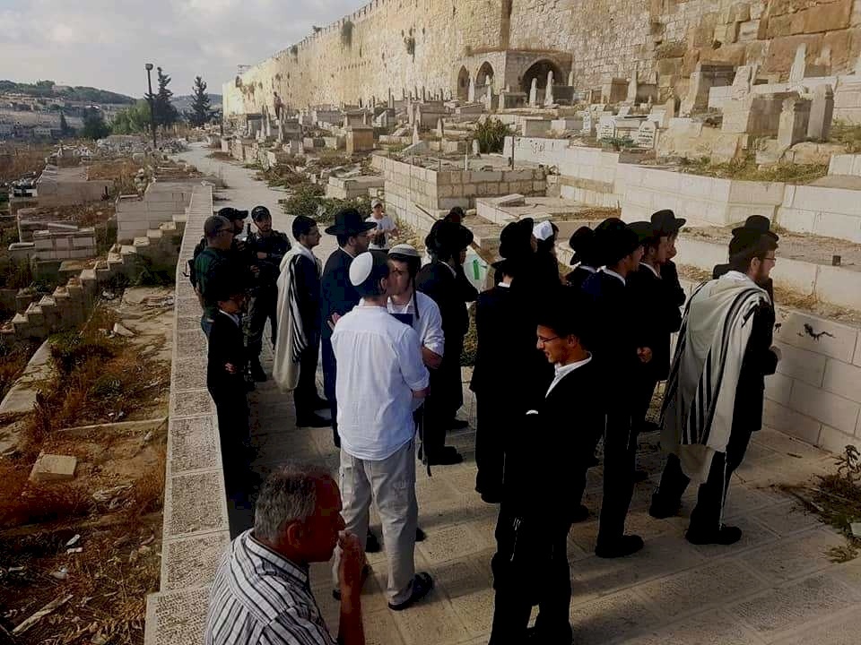 The Supreme Fatwa Council Calls to Rescue the Bab al-Rahma Cemetery in Jerusalem
