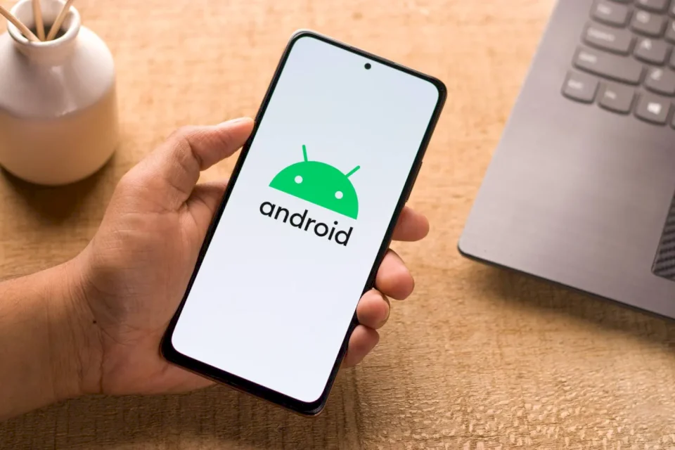 "Google" launches a mandatory program to verify "Android" app developers outside its official store