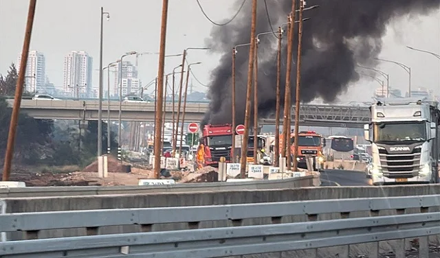 Closure of Route 1 Following Fire in Truck in Lod