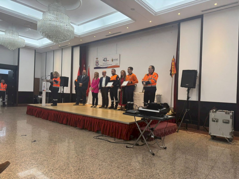 خيتافي بإسبانيا تحتفل بذكرى الدفاع المدني وتكرم الدفاع المدني الفلسطيني