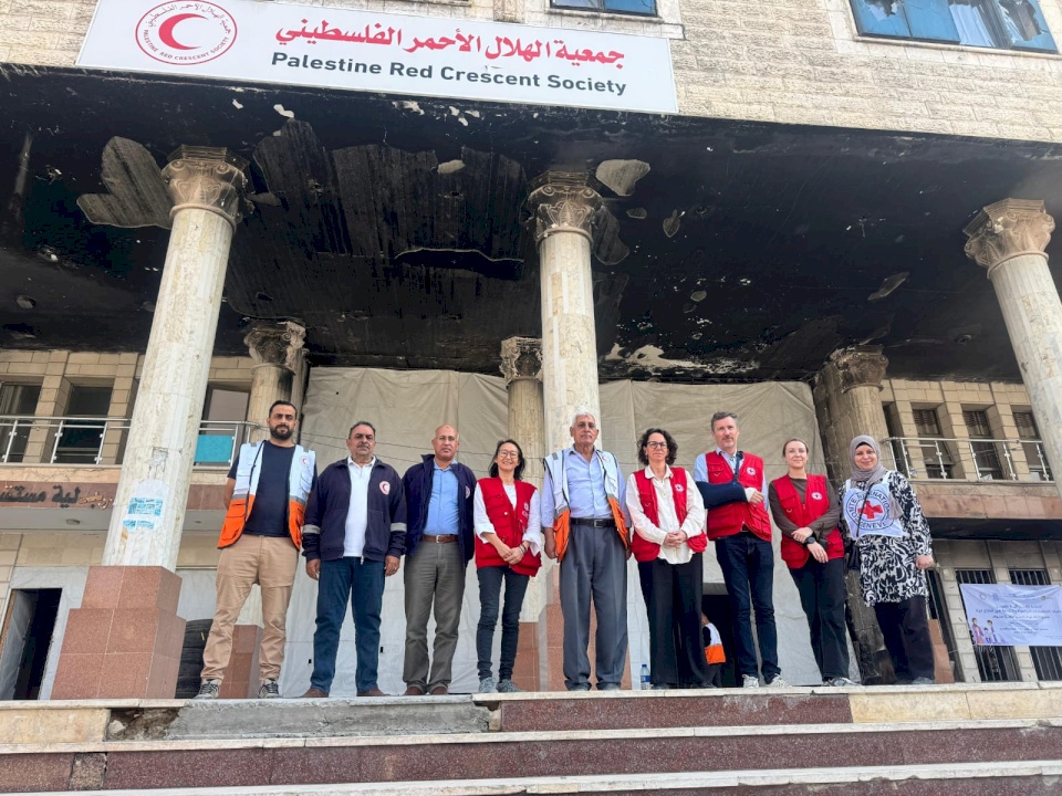 Operations Officer in Geneva and Director of the Red Cross Mission Visit Red Crescent Facilities in Gaza