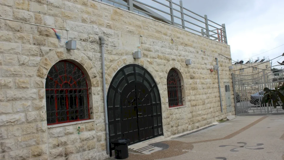 الحركات الطلابية في القدس تستنكر اقتحام مسرح الحكواتي وتدعو لحماية الفضاءات الثقافية