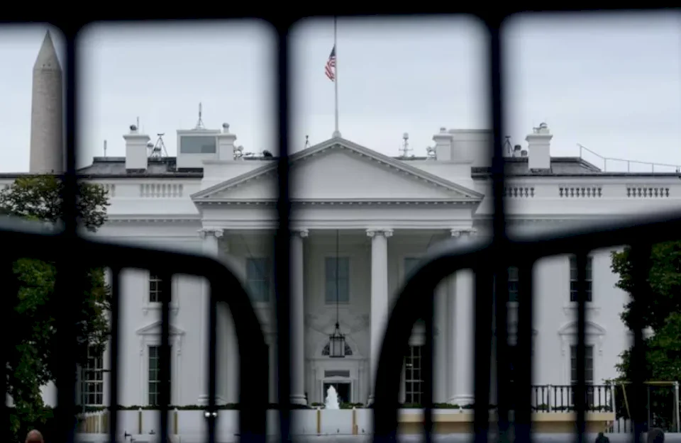 إطلاق نار على اثنين من العسكريين قرب البيت الأبيض