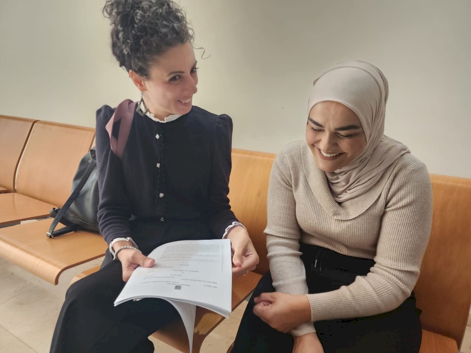 Condamnation de Yasmin Qaddoura du village de Nahf dans les territoires occupés à "travailler pour le service public"