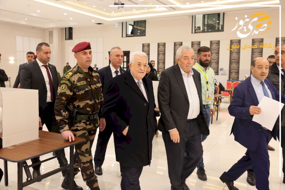 الرئيس يتفقد قاعة الانتخابات المركزية لحركة الشبيبة الفتحاوية