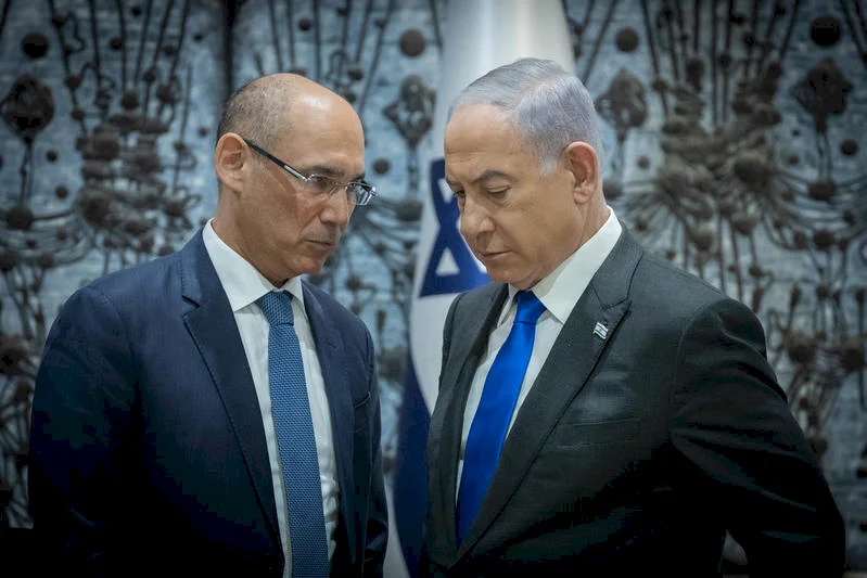 Chaîne hébraïque : Netanyahu a demandé au gouverneur de la Banque d'Israël de réduire les taux d'intérêt, ce qui a mis en colère ce dernier