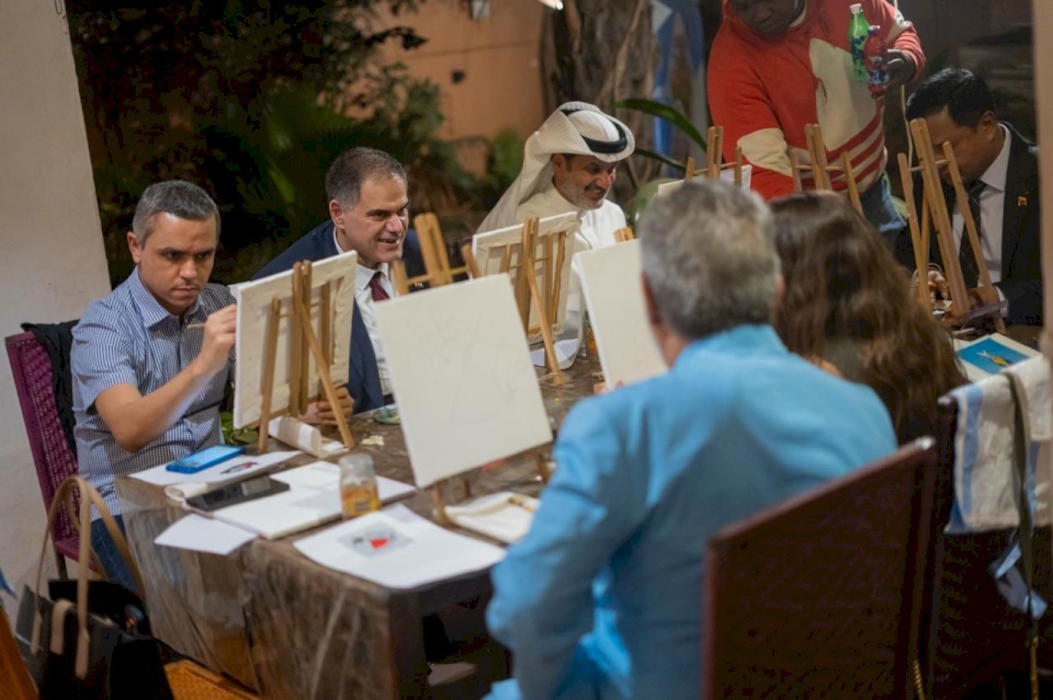 במקו משרטטת לעזה: יוזמה אומנותית שמביעה את הסולידריות העמוקה של מאלי עם העם הפלסטיני