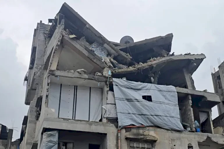 Collapse of 4 Buildings in Gaza Due to Weather Front and Flooding Submerges the Region