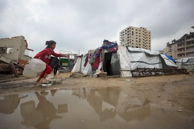 محدث: وفاة 8 فلسطينيين بغزة جراء انهيارات بسبب المنخفض الجوي