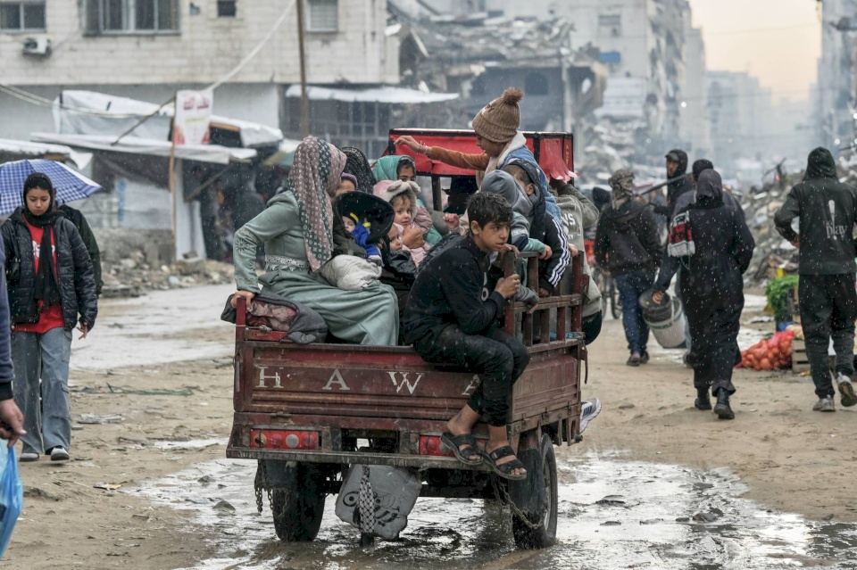 8 دول عربية وإسلامية تعرب عن قلقها إزاء الوضع الإنساني بغزة