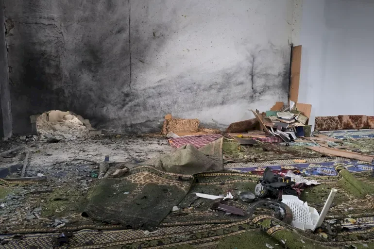 سورية:  ارتفاع حصيلة قتلى انفجار مسجد حمص إلى 8