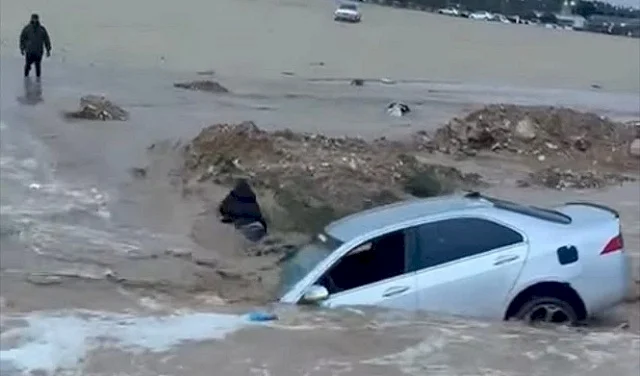 العثور على جثة شاب في بئر السبع جرفته السيول من جنوب الخليل