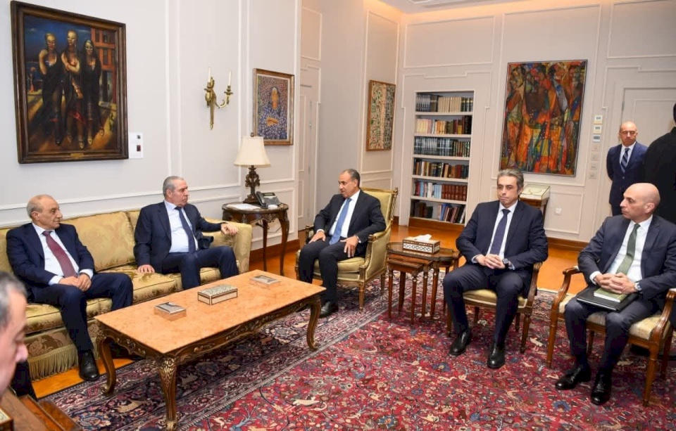 الشيخ يبحث مع مسؤوليْن مصريين آخر التطورات السياسية في الأراضي الفلسطينية