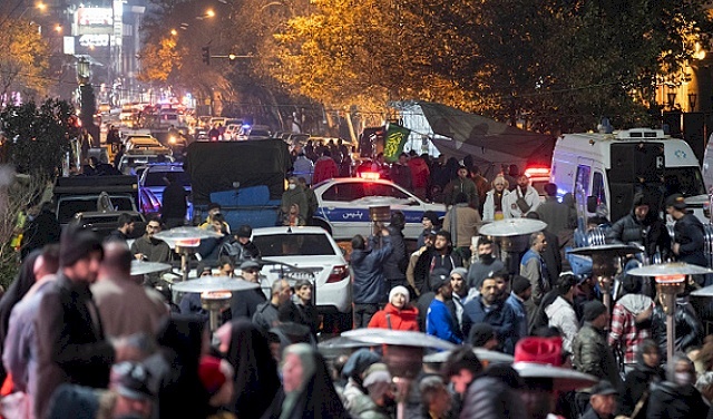 Iran : un policier tué par arme blanche lors des manifestations à Téhéran