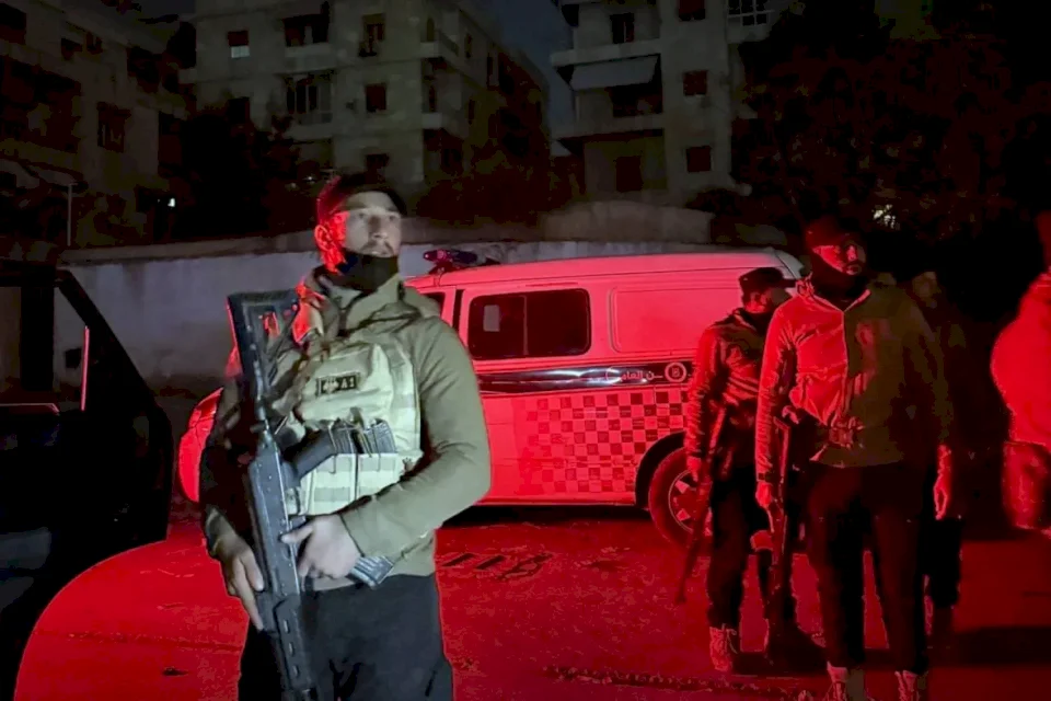 ההגנה הסורית מכריזה על הפסקת אש בח Aleppo כהכנה ל"עזיבת הלוחמים"