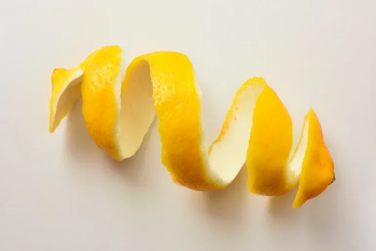 קליפות הלימון.. "אוצר צהוב" עשיר בתועלות בריאותיות