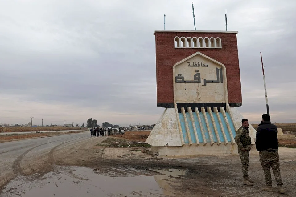 L'armée syrienne étend son contrôle avec la poursuite des opérations à Raqqa, Hassaké et Deir ez-Zor