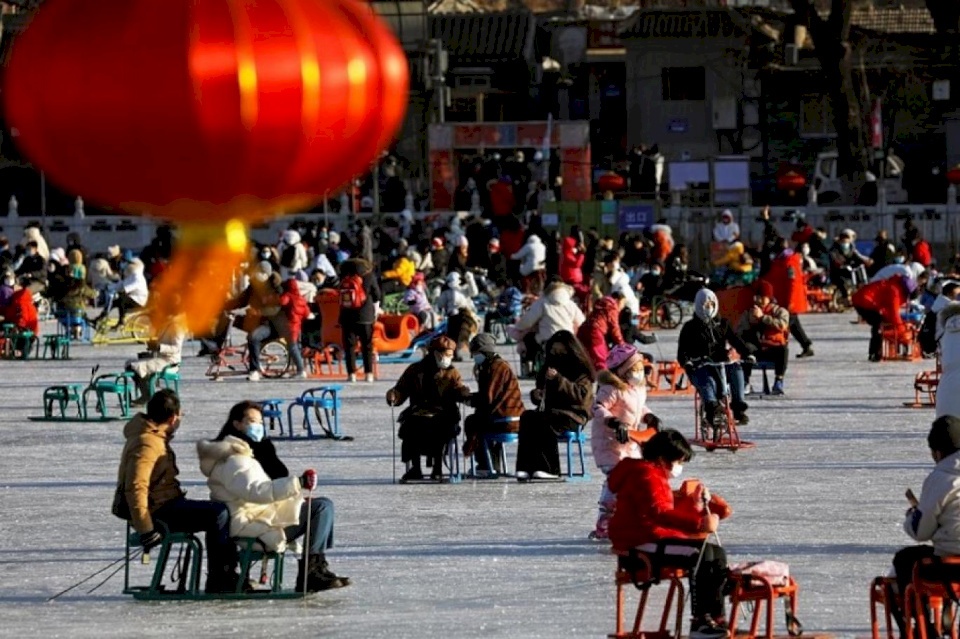 סין מאבדת 3.39 מיליון נפש בשנה אחת: משבר לידות חסר תקדים