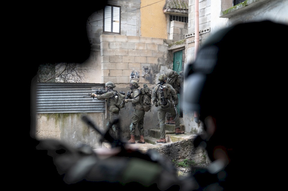 نشر بيانات عام من عملياته.. الجيش الإسرائيلي: فككنا المجموعات المسلحة بمخيمات جنين وطولكرم