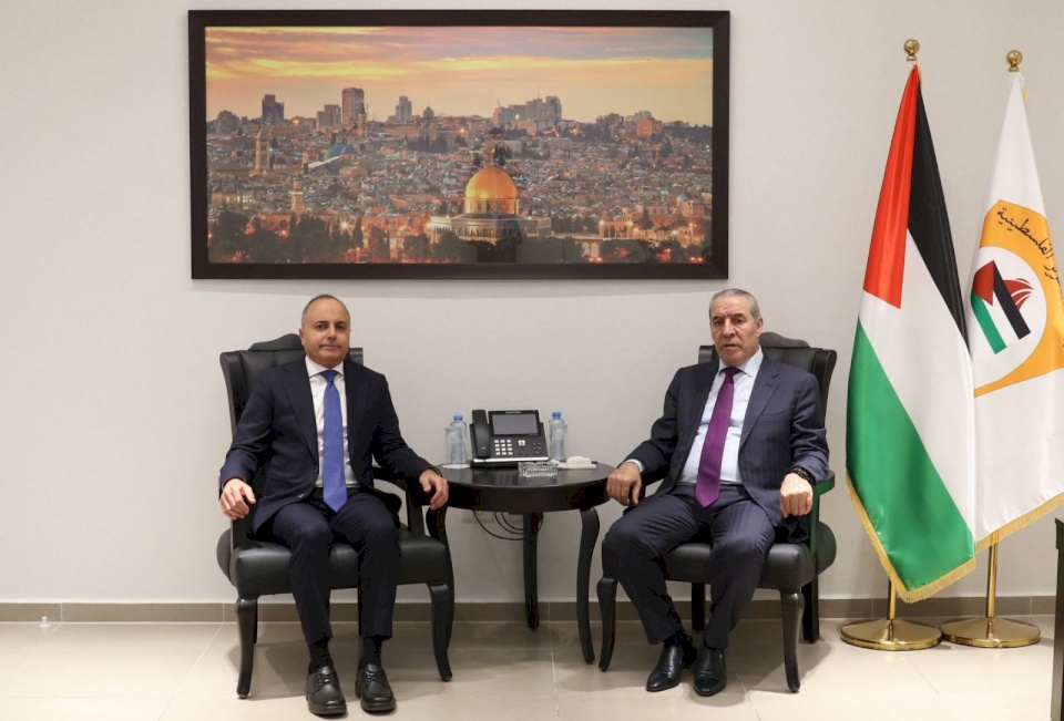 الشيخ يلتقي السفير المصري لدى فلسطين