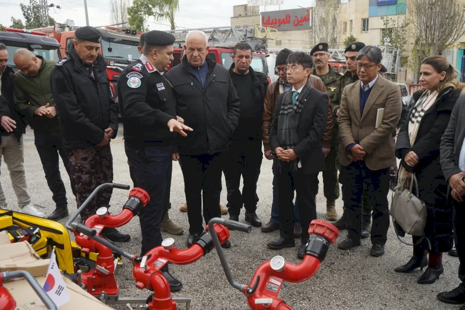 Under the patronage and presence of Interior Minister Major General Ziad Heb Al-Reeh.. Civil Defense receives urgent rescue equipment as a Korean grant
