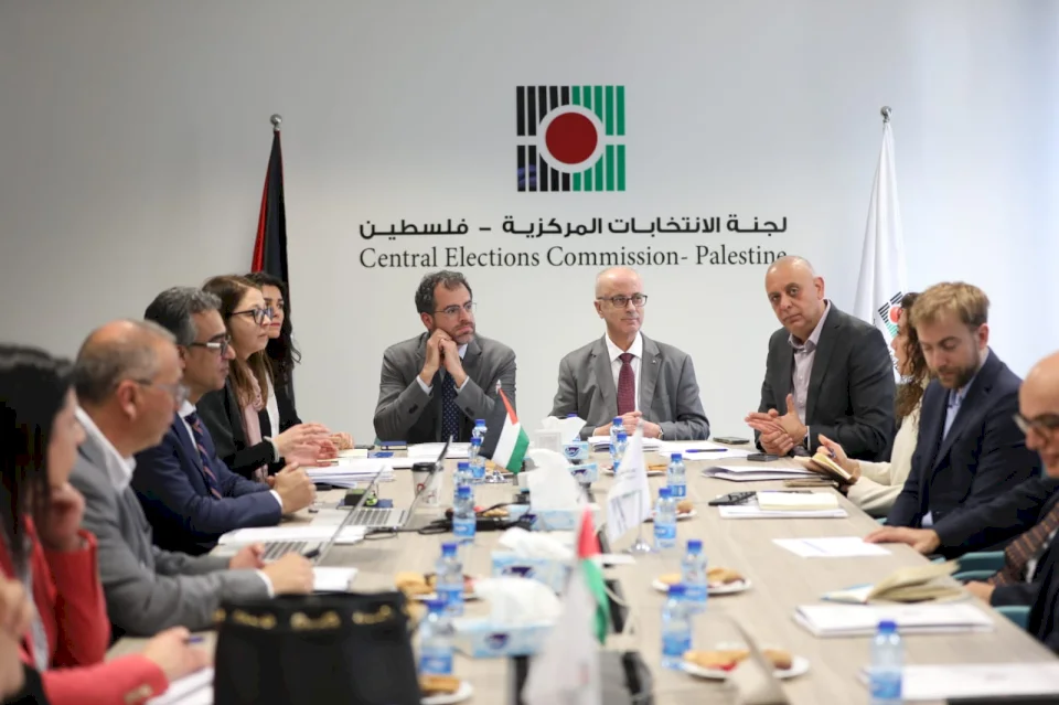 لجنة الانتخابات تجتمع بمجموعة العمل الدولية الخاصة بالانتخابات