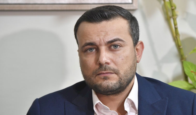 واشنطن وطهران و"صفقة العصر": عندما يدور الشرق في فلك أميركا