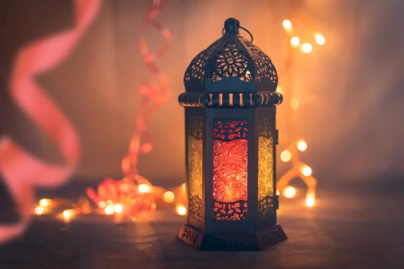 من قلب القاهرة.. فانوس رمضان حكاية رمز لا ينطفئ