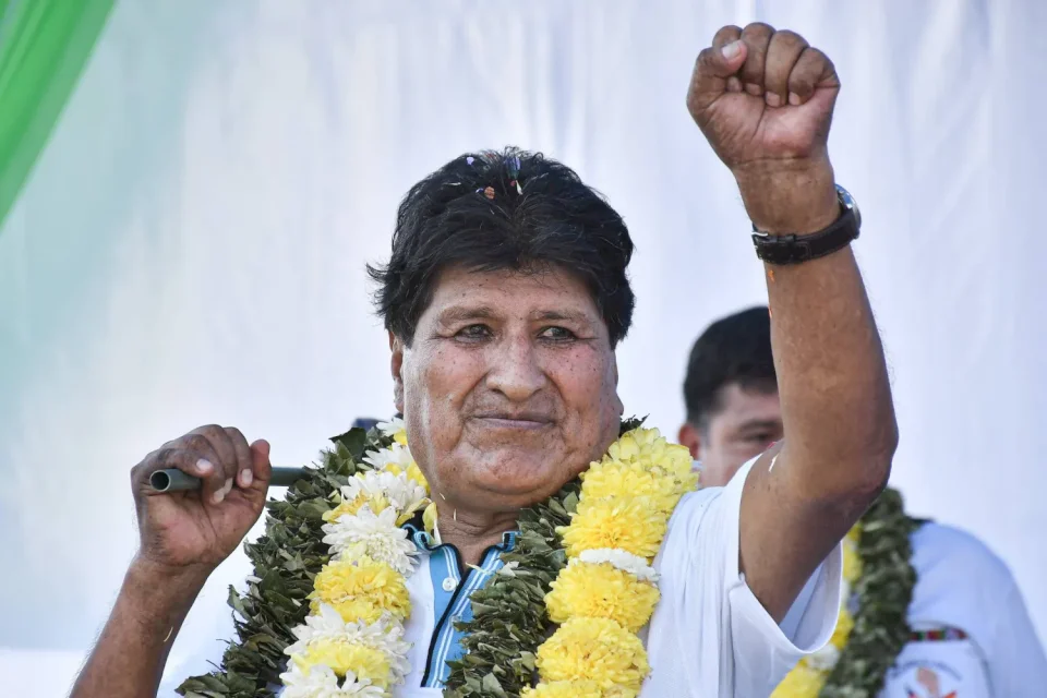 L'ancien président bolivien Evo Morales nie avoir fui le pays
