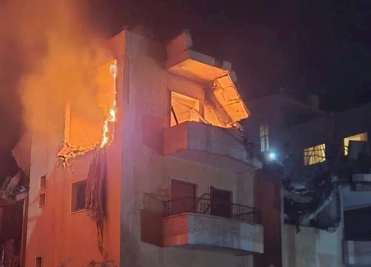 محدث:: 10 شهداء بينهم قيادات في حزب الله بغارات على لبنان وسط تنديد سياسي