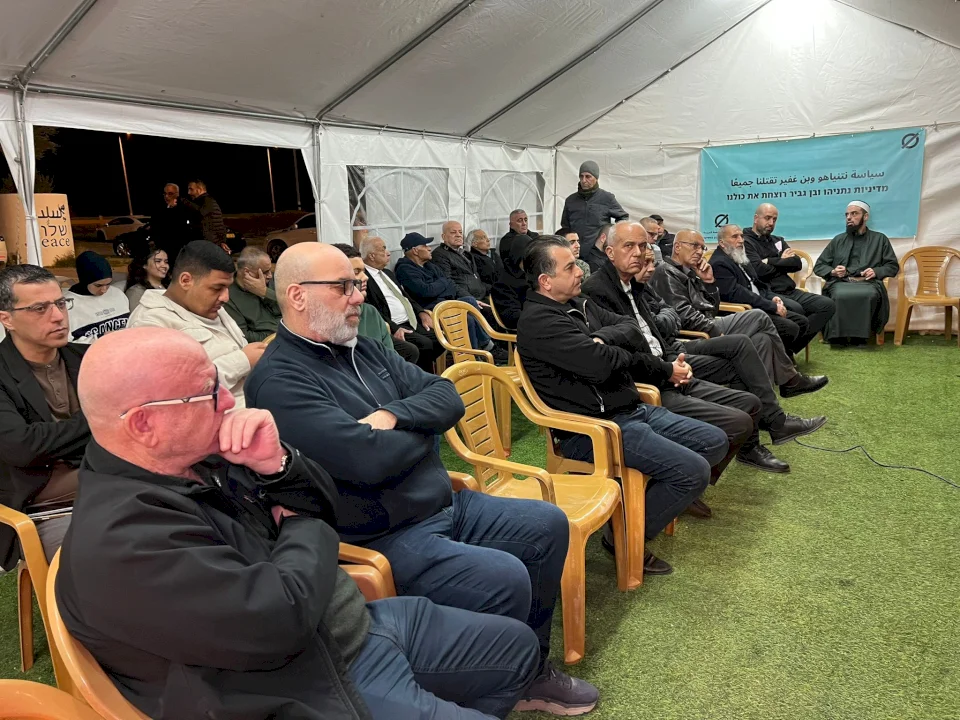 احتجاجا على الجريمة: فعاليات متواصلة بخيمة الاعتصام لرؤساء السلطات المحلية العربية بوادي عارة