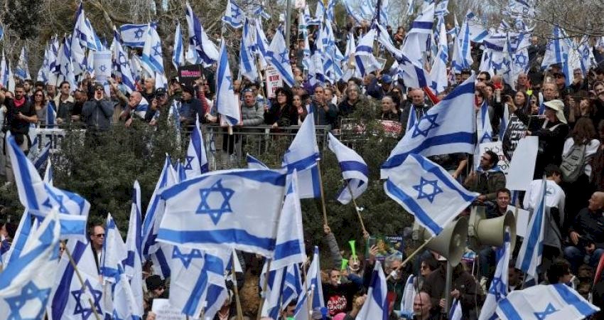 La moitié des Israéliens soutient une frappe indépendante contre l'Iran et 56% plaident en faveur d'une escalade au Liban